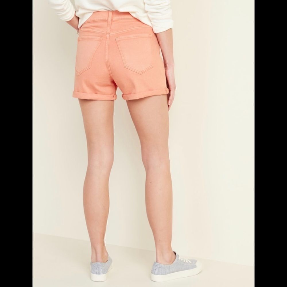Old Navy Mid Rise Boyfriend Jean Shorts - Picture 2 of 6